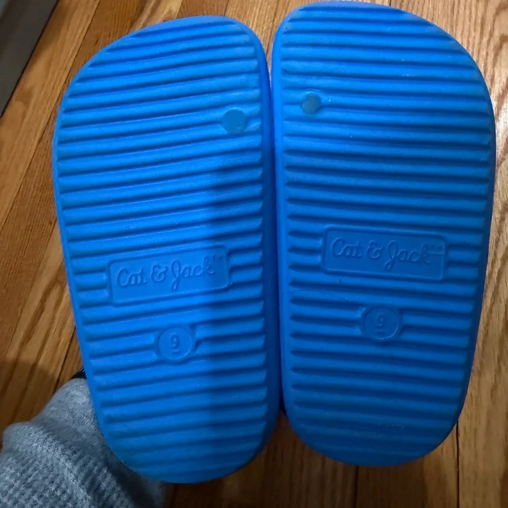 Cat & Jack Toddler Shark Sandals Size 9 Worn Only A Few Times